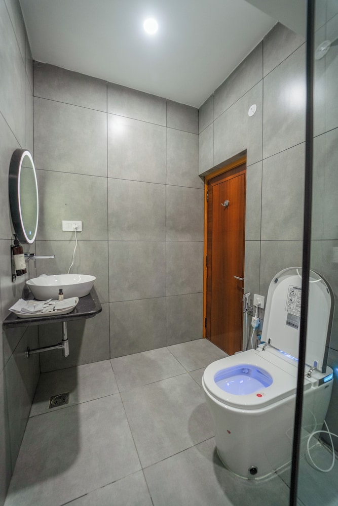 Madras Chronicle Bay Resort & Spa in Seven Pagodas, India