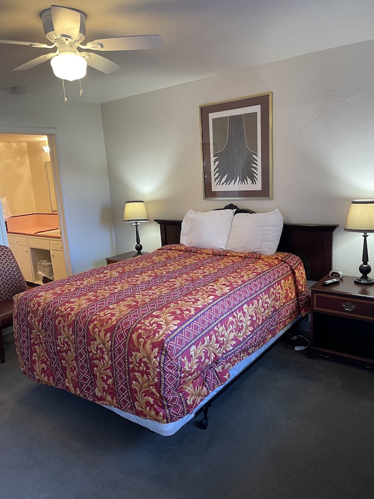 Crystal Motel - photo 4