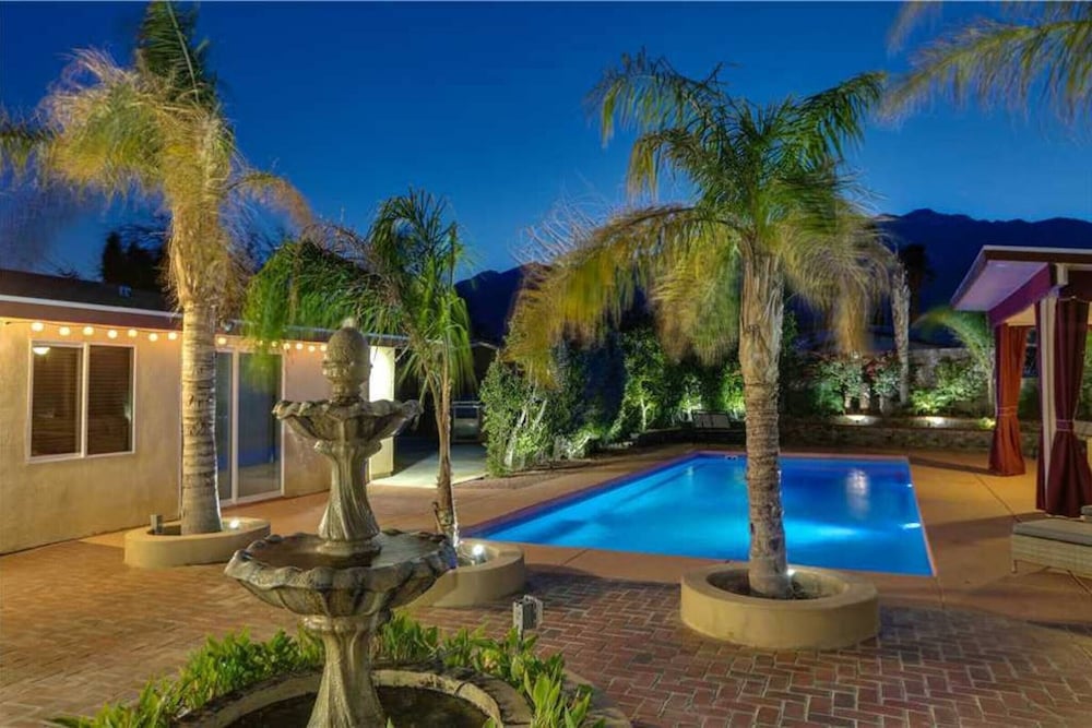 6BR Palm Springs Pool Home by ELVR 3097 — 4-Star Luxury Hotel in Palm Springs, United States