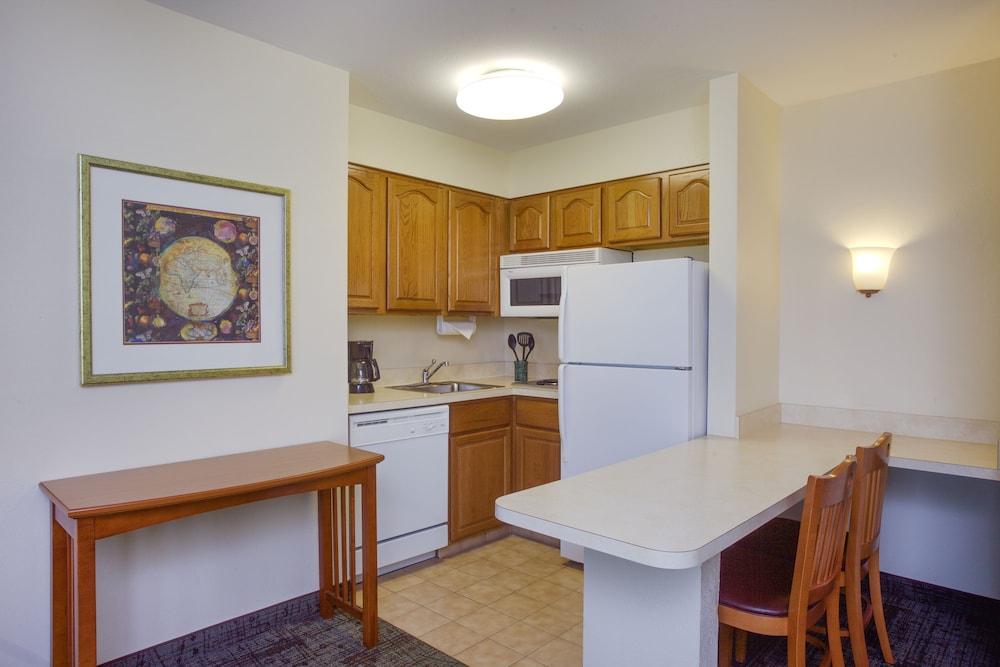 Staybridge Suites Corning by IHG - photo 4