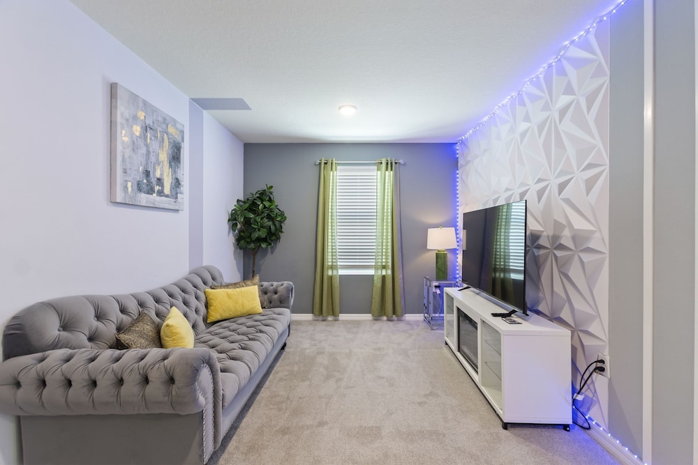 Rear Views Spa Games Room Pet Friendly Resort Amenities 8 Bedroom Villa - photo 29