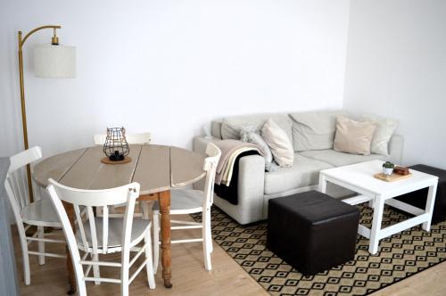 Le Gambetta 100m de la Plage — hotel in Luc-Sur-Mer