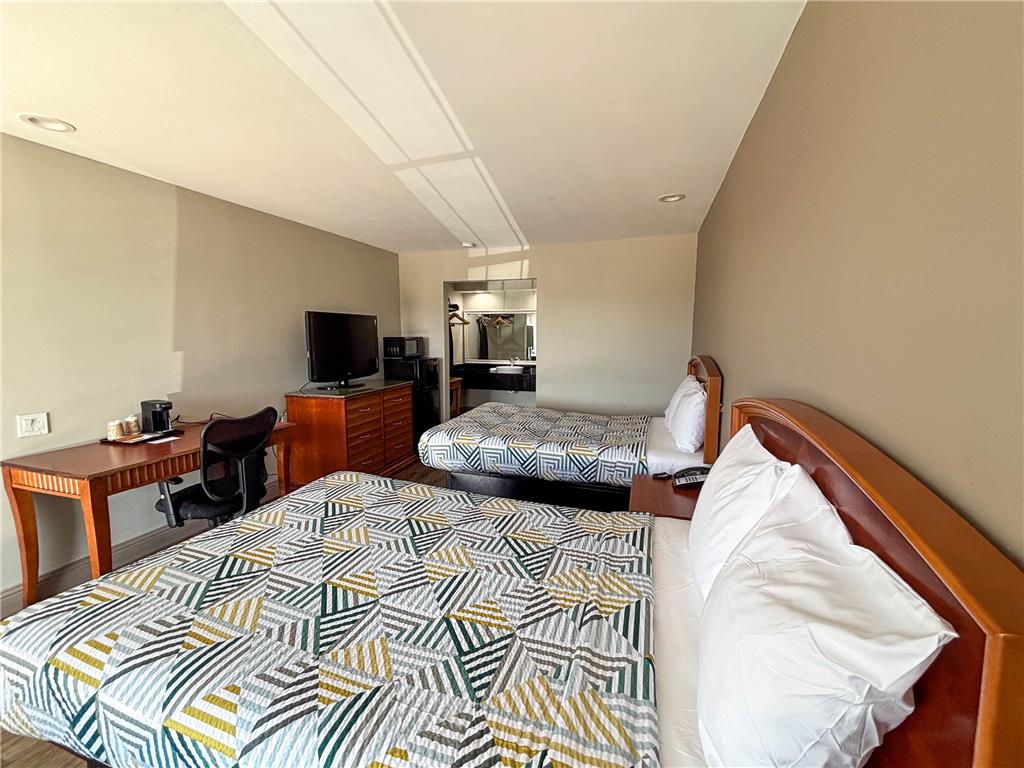 Spanish Trails Inn - photo 28