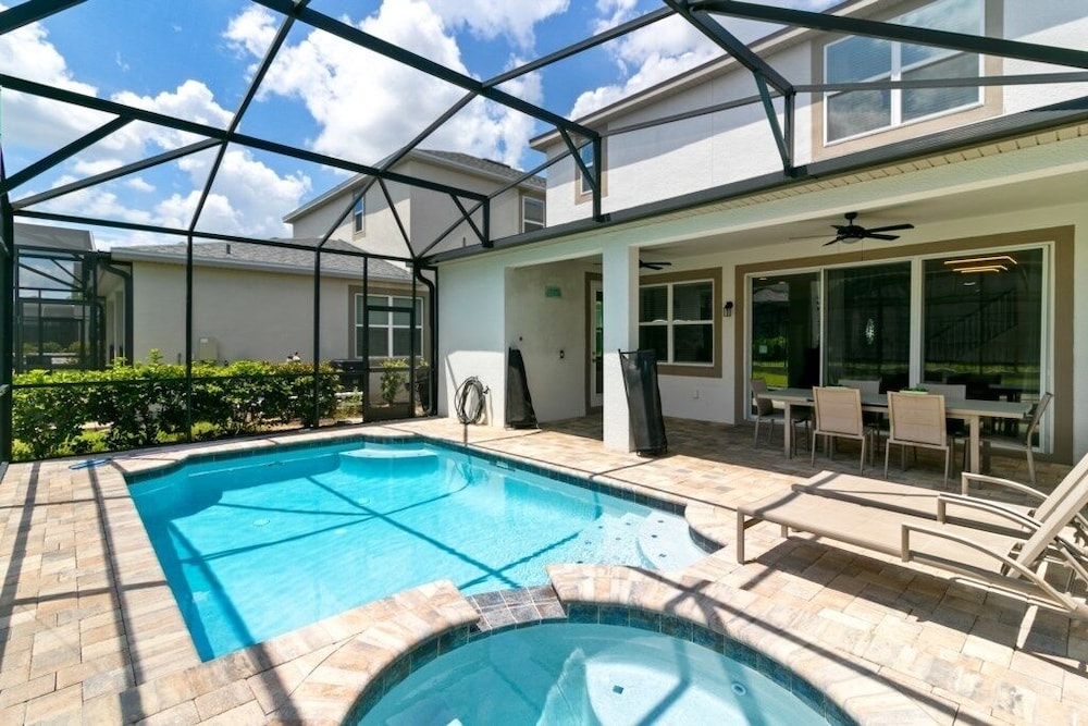 Incredible Resort 4 Bed Pool spa Home 4 Bedroom Villa by RedAwning - photo 23