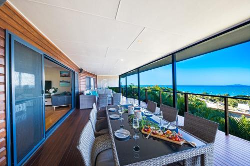 Nautilus on Nara Spacious Airlie Beach Holiday Home with Ocean Views — 4-Star Luxury Hotel in Airlie Beach, Australia
