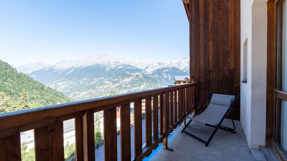 Apartment in Modane With Ski Slope Access — 4-Star Luxury Hotel in Modane, France
