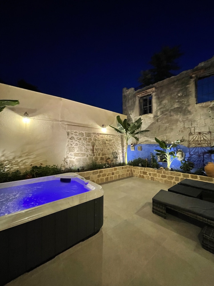 Midgard Suites - carbon neutral hotel in Rodos