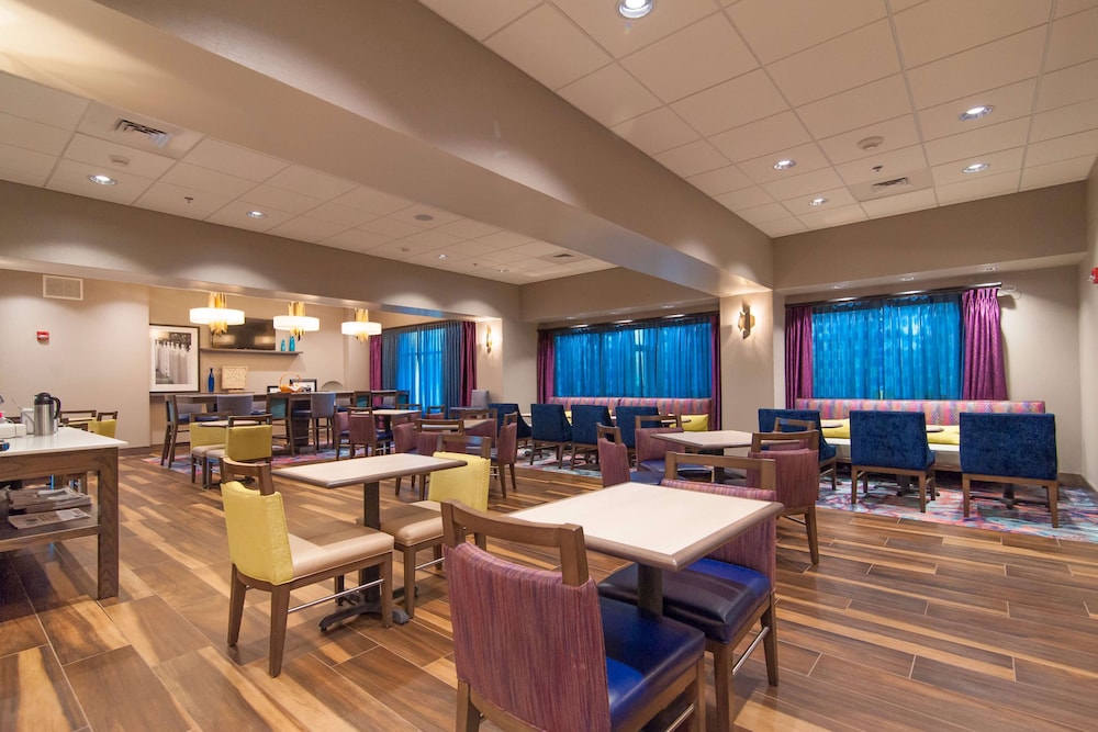 Hampton Inn Norwich - photo 58