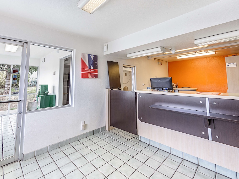 Motel 6 in Yreka, United States