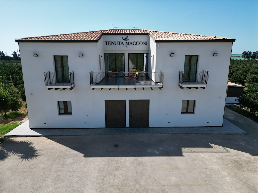 Tenuta Macconi Country Rooms — hotel in Acate