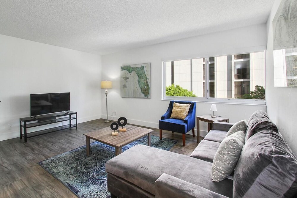 Bohemian 1BR in Coconut Grove by Sonder - photo 2