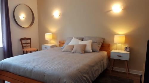 Studio proche Chaine des Puys SDB privée kitchenette in Saint-Genes-Champanelle, France