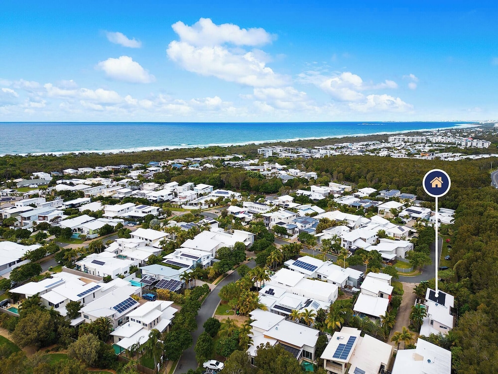 Ocean Escape 600m To Beach Pet By Approval — Sunshine Coast