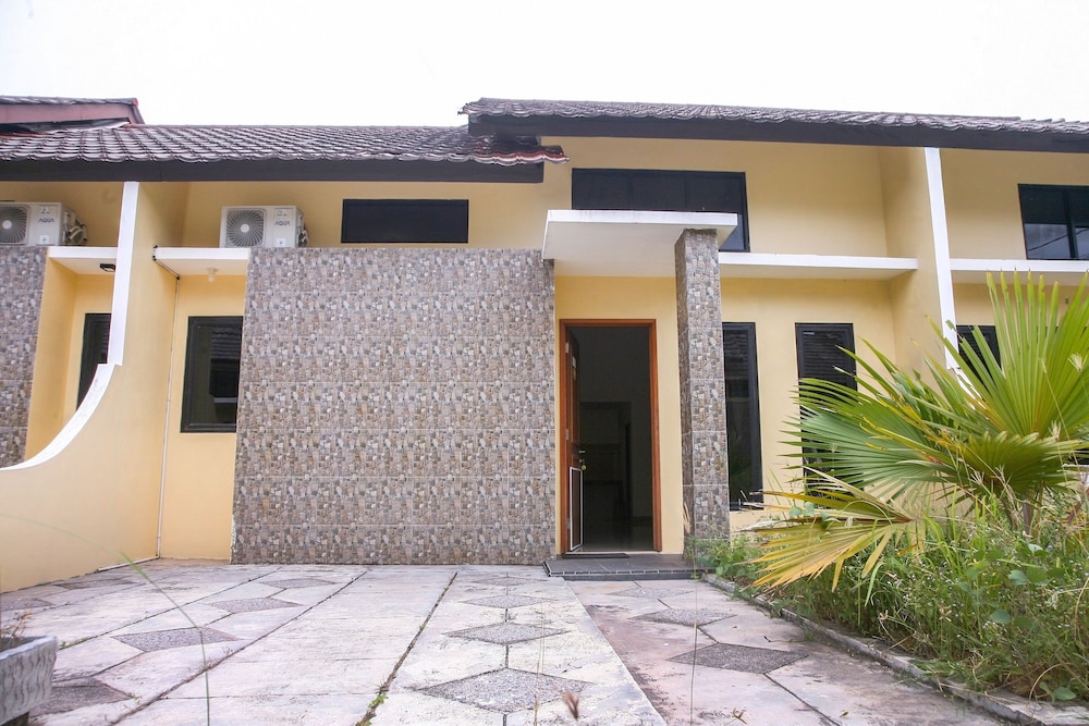 OYO 3438 Pasir Padi Inn Syariah in Pangkalpinang, Indonesia