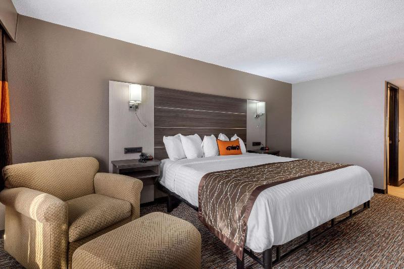 Clarion Inn - photo 10