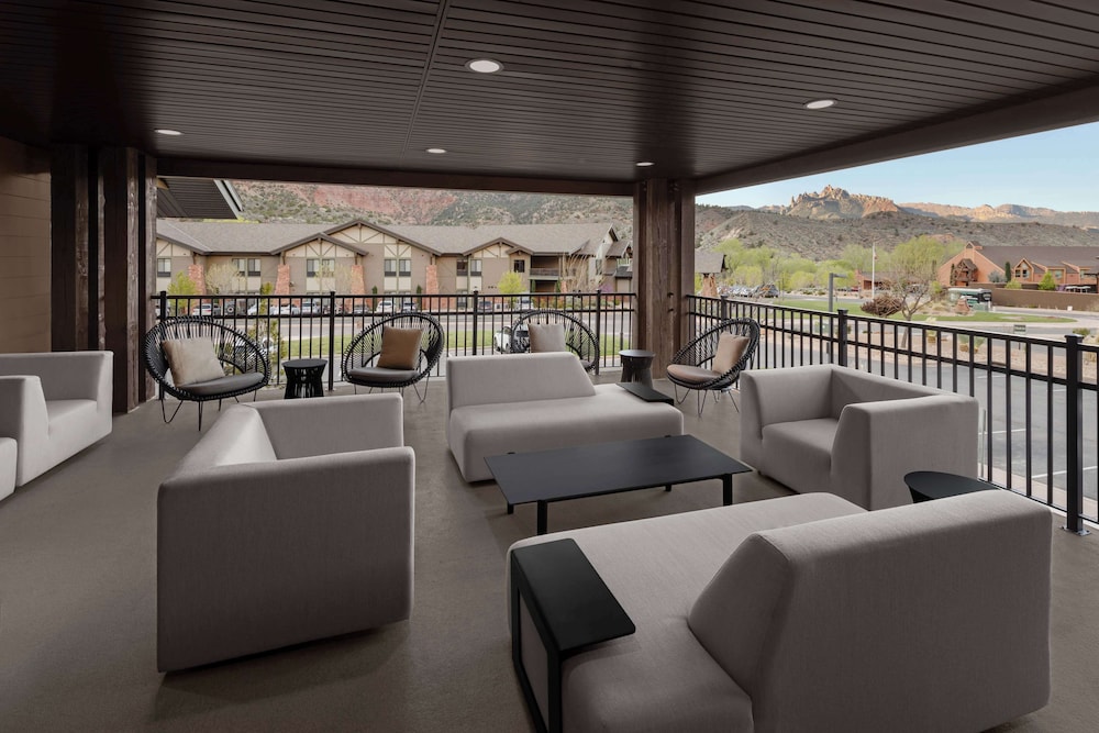 Hampton Inn & Suites Springdale Zion National Park - photo 32