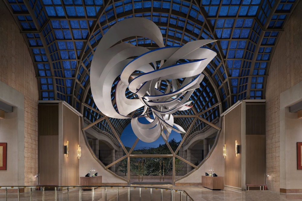 The Ritz Carlton Millenia Singapore — 5-Star Luxury Hotel in Singapore, Singapore