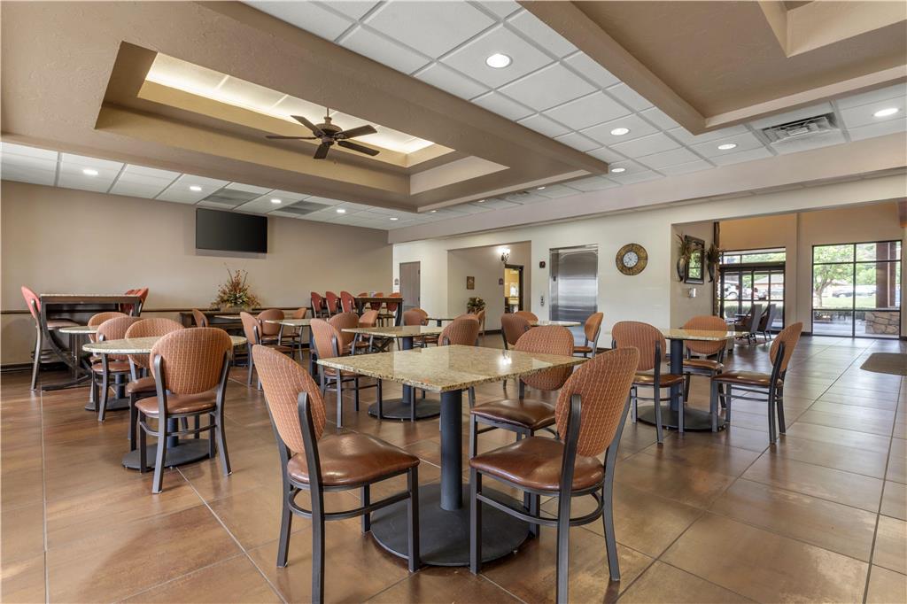 Best Western Plus Cimarron Hotel & Suites - photo 62
