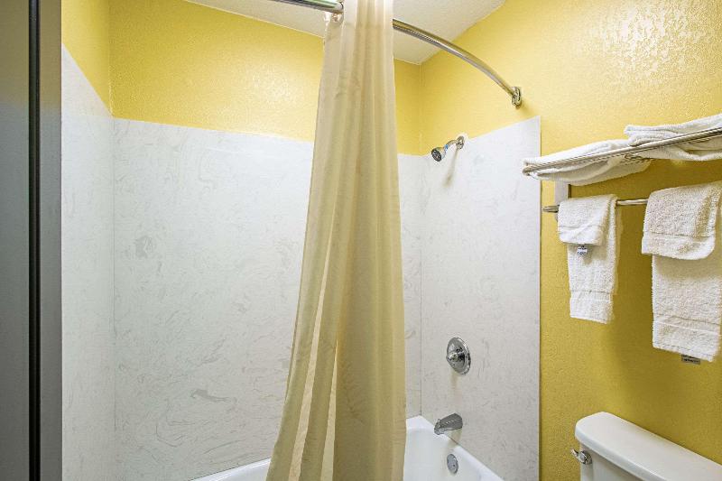 Super 8 by Wyndham Jackson MS - photo 34