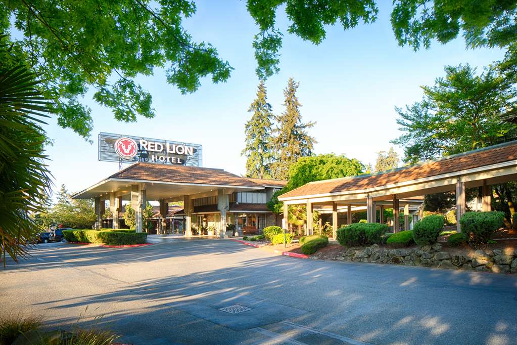 Red Lion Hotel Bellevue - photo 3