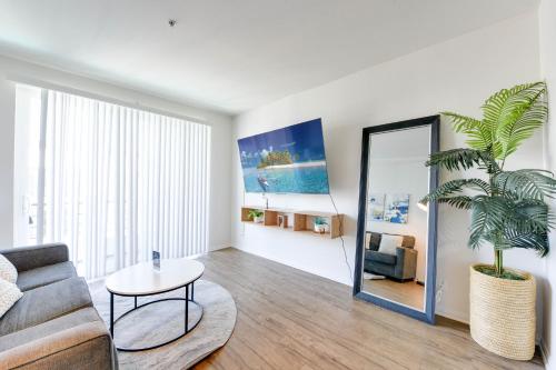 Cozy Unit Conveniently Located Pool View — 4-Star Luxury Hotel in Los Angeles, United States