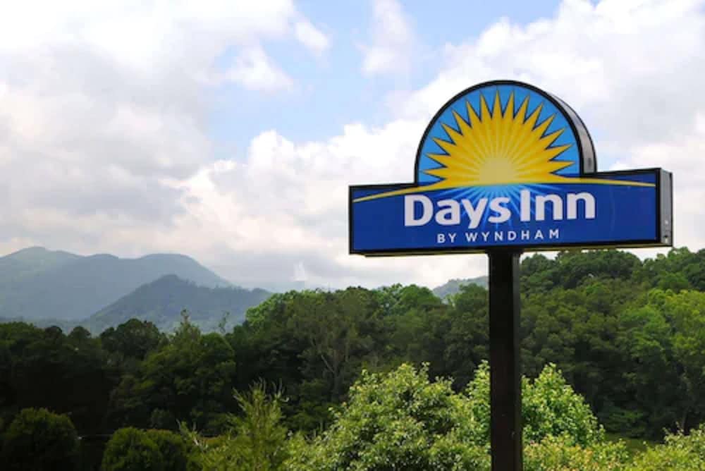 Days Inn by Wyndham Waynesville NC - photo 16