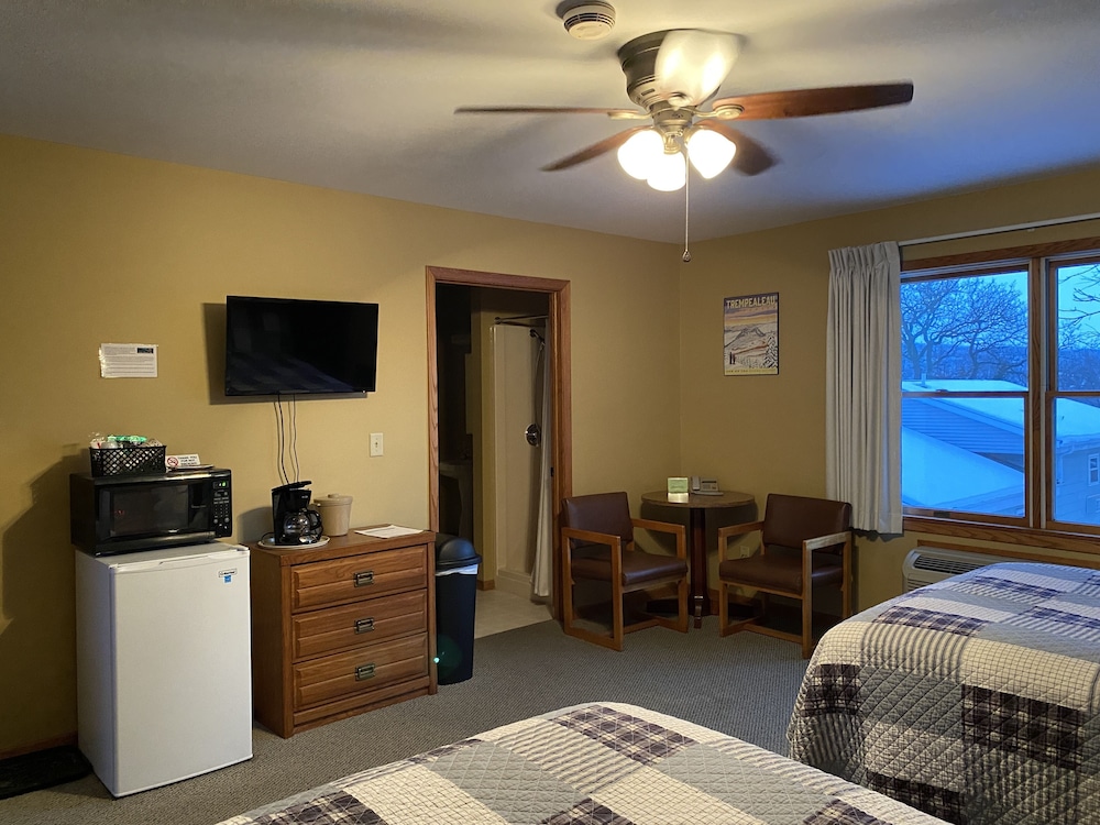 Little Bluff Inn - photo 9