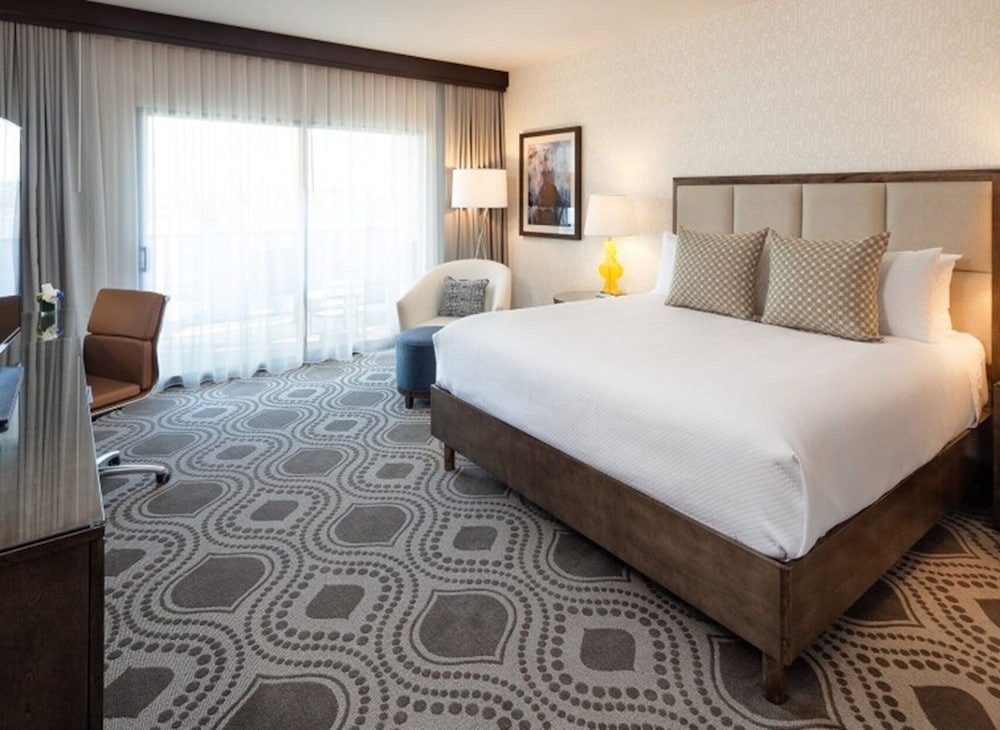 Marina del Rey Hotel - photo 16