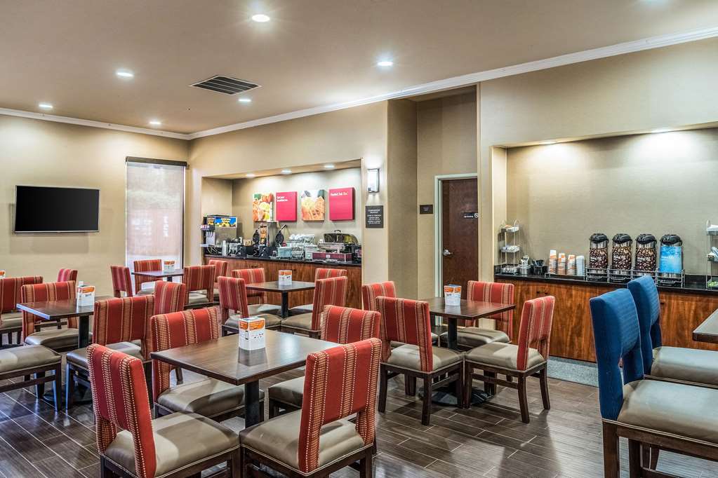 Comfort Suites Near Texas State University - photo 32