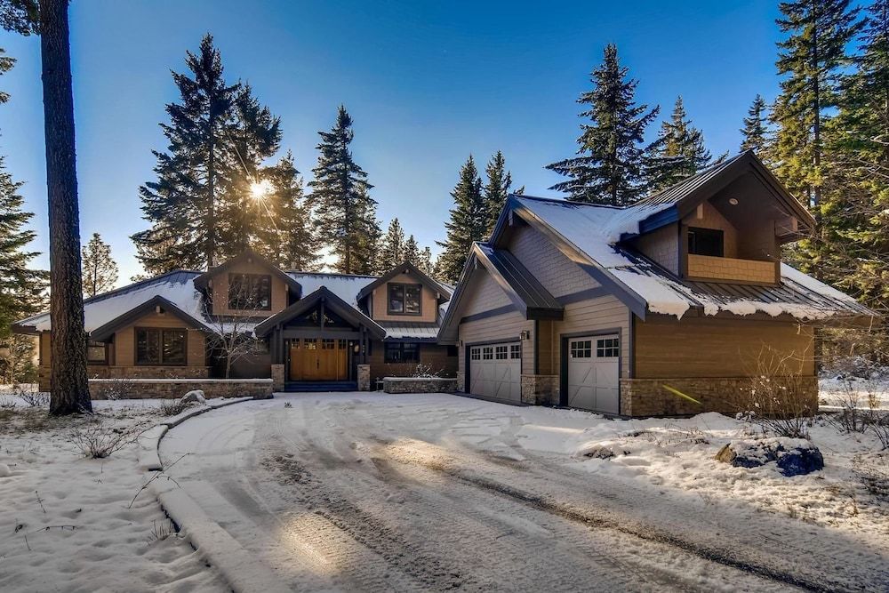 Pine Ridge Estate — 4-Star Luxury Hotel in Cle Elum, United States