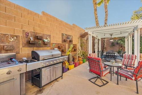 Henderson Hacienda 5br free heated pool spa 15 min to Strip