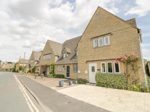 Rosemary Cottage — 5-Star Luxury Hotel in Bourton On The Water, United Kingdom