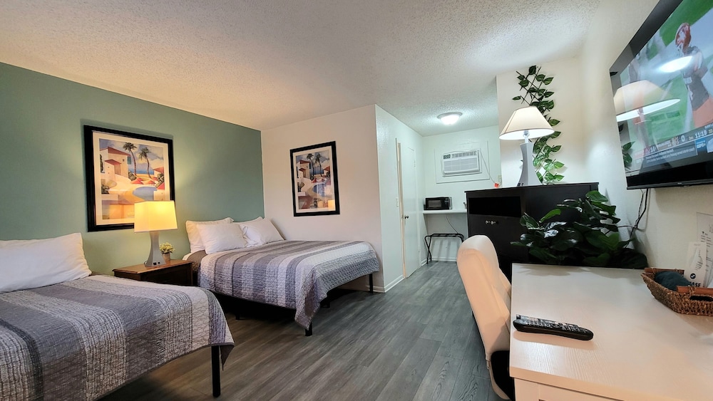 Sunny Palms Inn - photo 10