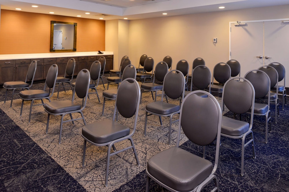 Hampton Inn & Suites Albany East Greenbush - photo 30