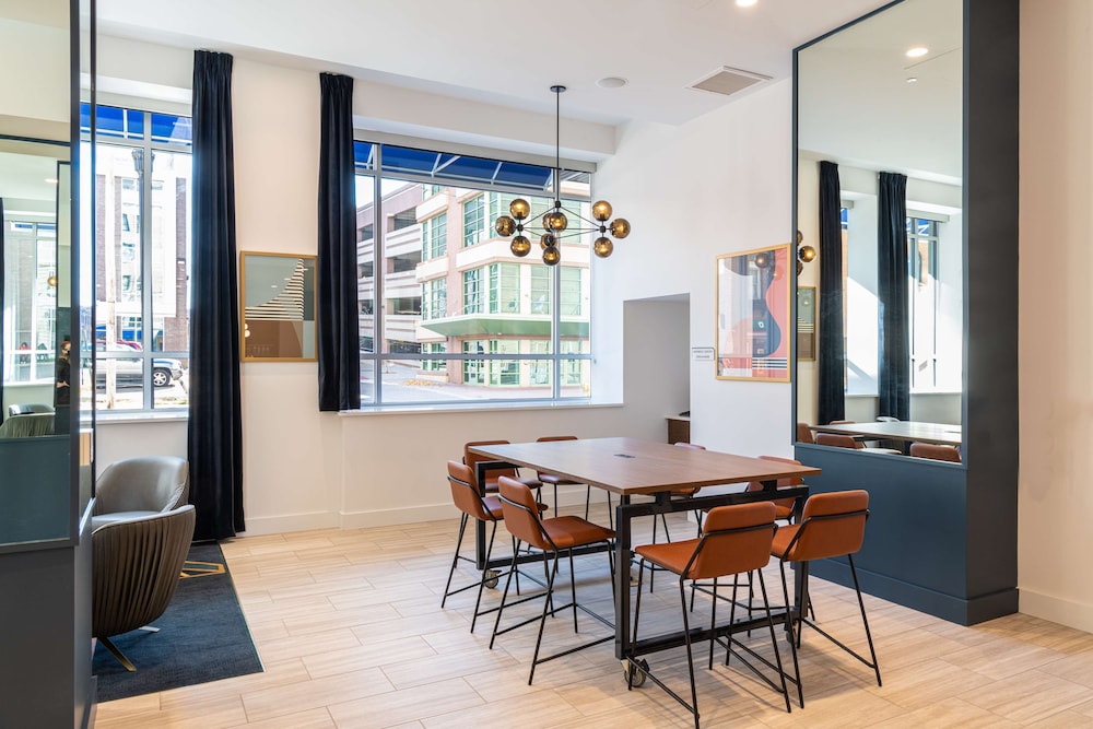 Hilton Garden Inn Flint Downtown - photo 2