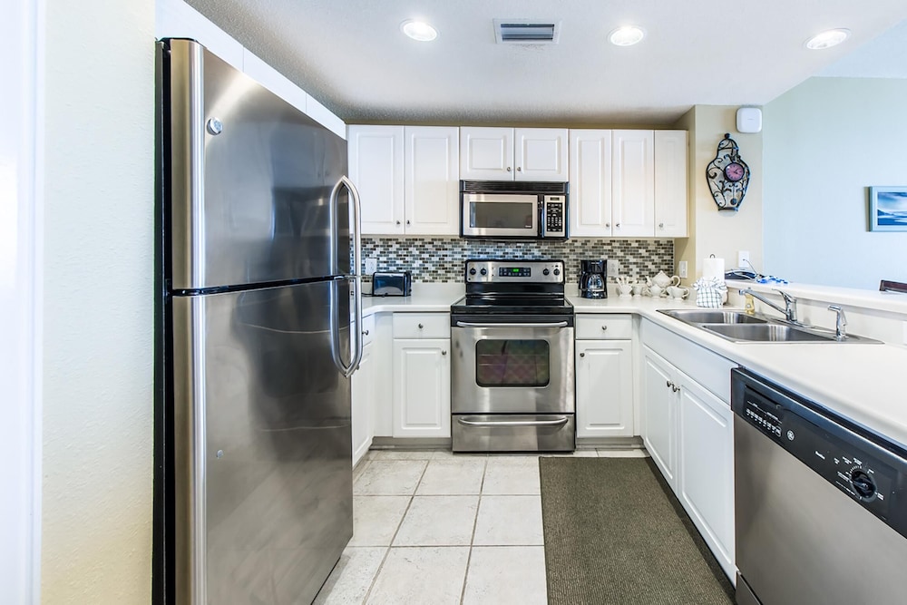 Majestic Beach Towers 2 603 - photo 2