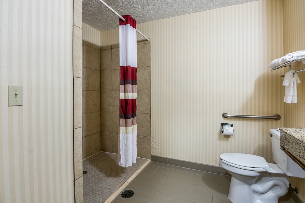 Red Roof Inn & Suites Little Rock - photo 42