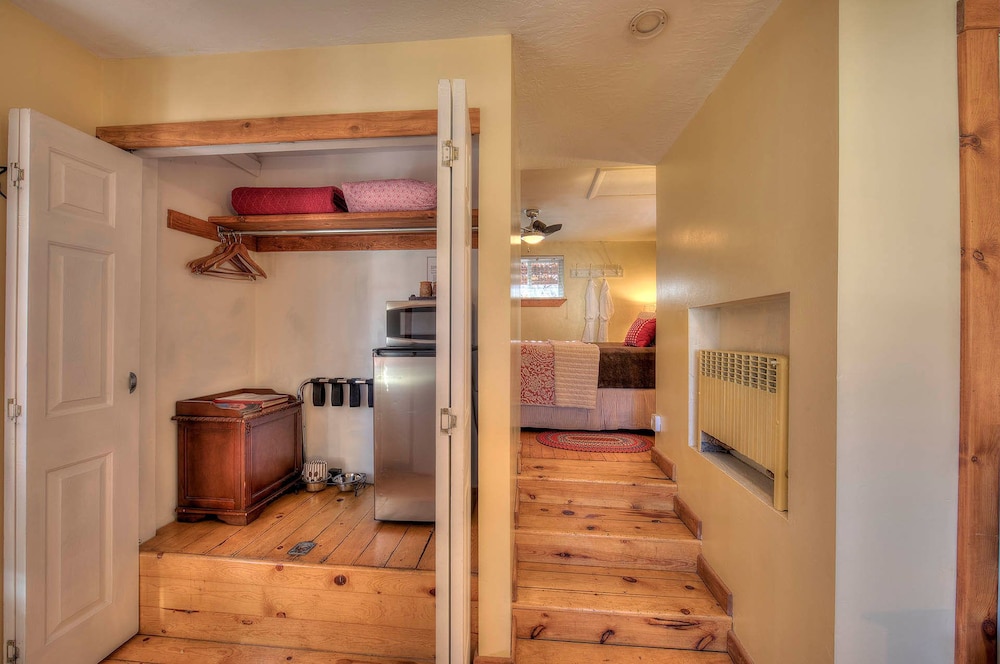 Cali Cochitta Vacation Rentals - photo 2