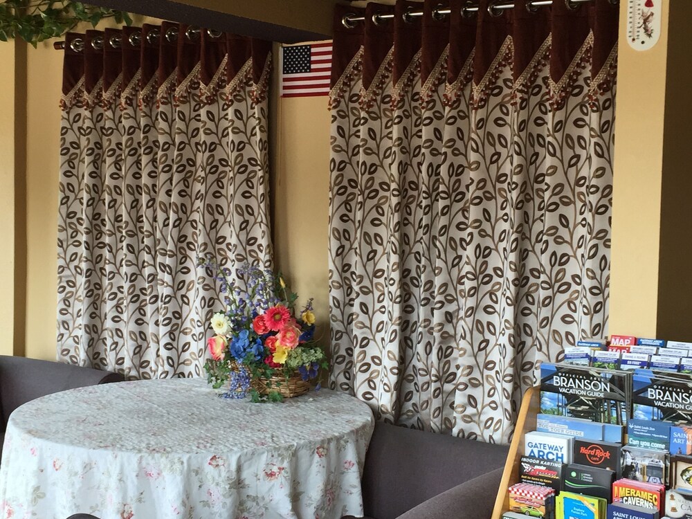 First Western Inn - photo 4
