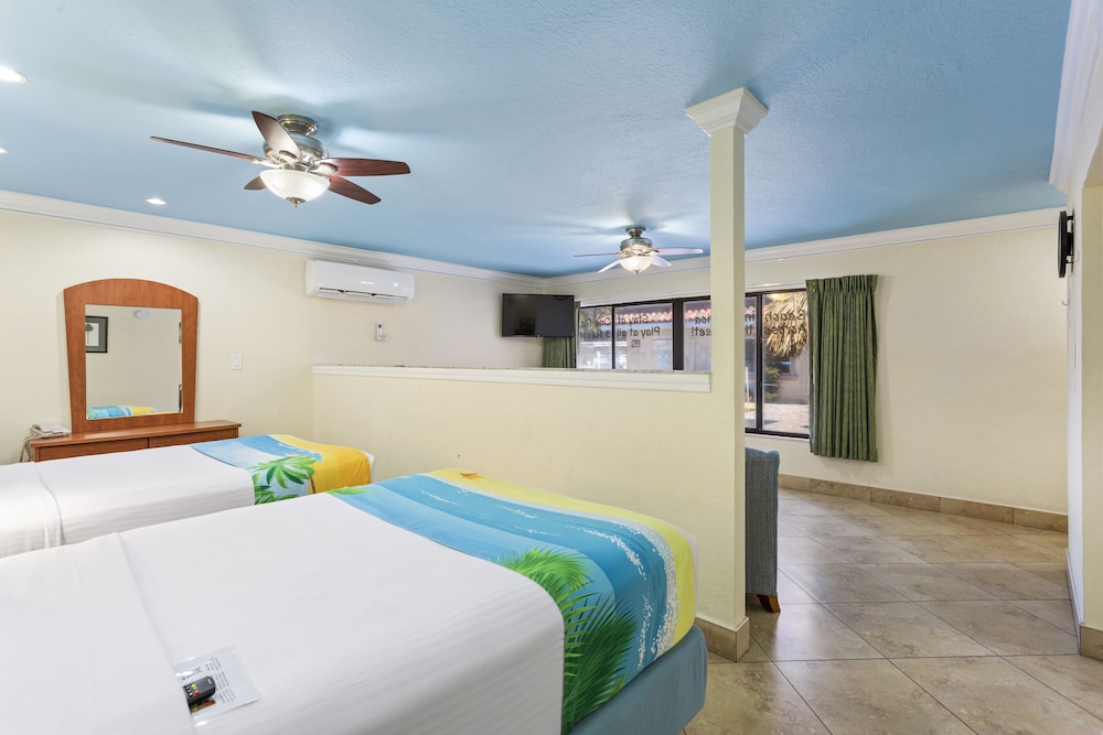 Bayview Plaza Waterfront Resort - photo 3