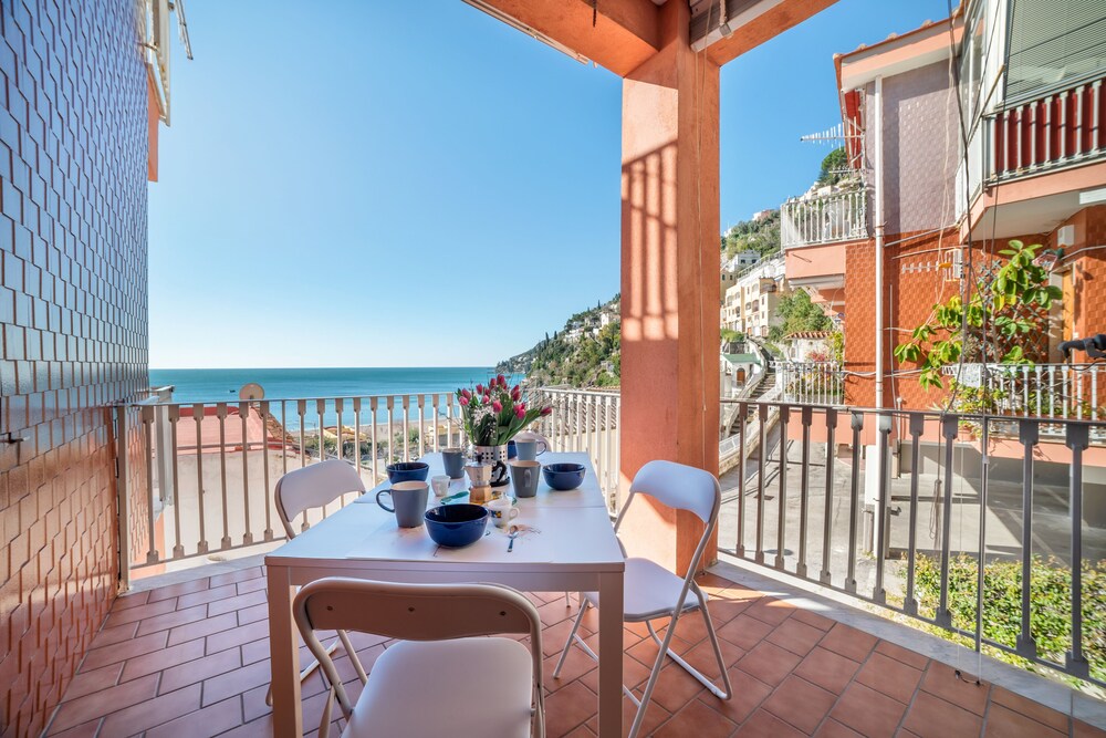 Vietri sul Mare Roomy Flat with Parking in Vietri Sul Mare, Italy