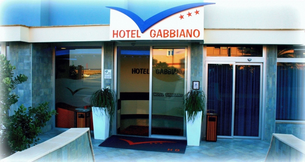 Hotel Gabbiano — hotel in Mola Di Bari