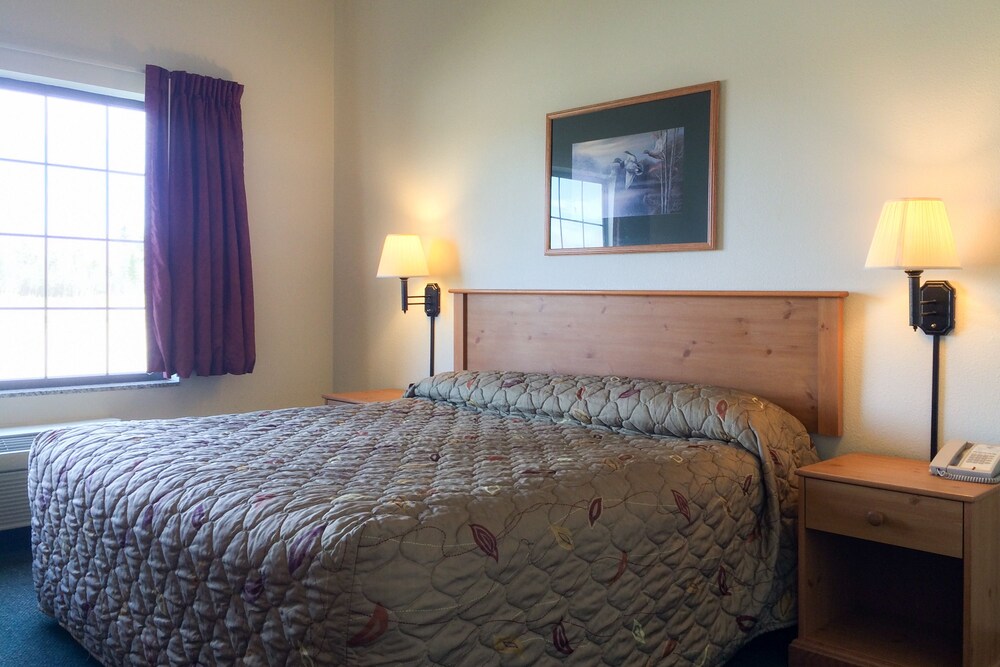 White Oak Inn & Suites - photo 2