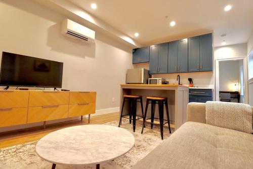9 Suites at Prince Street Inn - photo 2