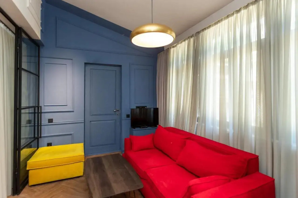 Stylish 3BR House with balcony