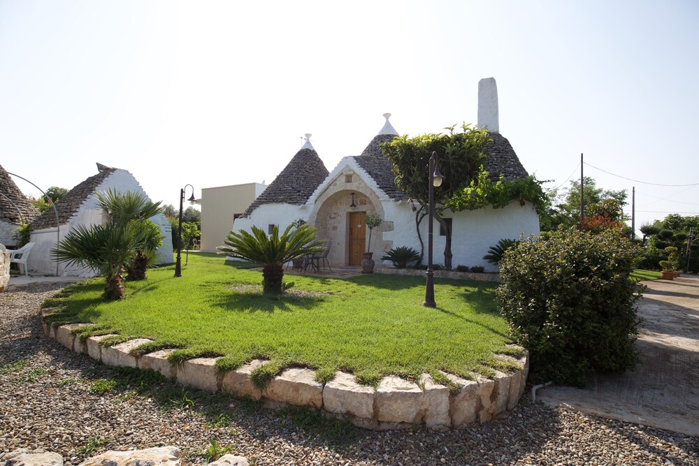 B&B Tenuta Ranieri — 4-Star Luxury Hotel in Monopoli, Italy