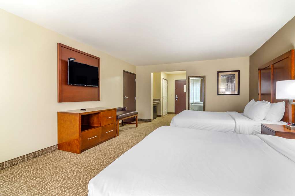 Comfort Inn & Suites near Bethel College - photo 22
