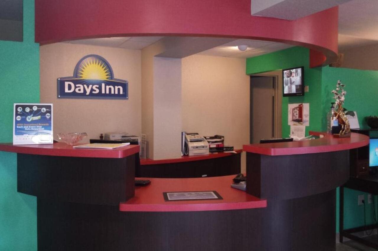 Days Inn by Wyndham Hot Springs - photo 5