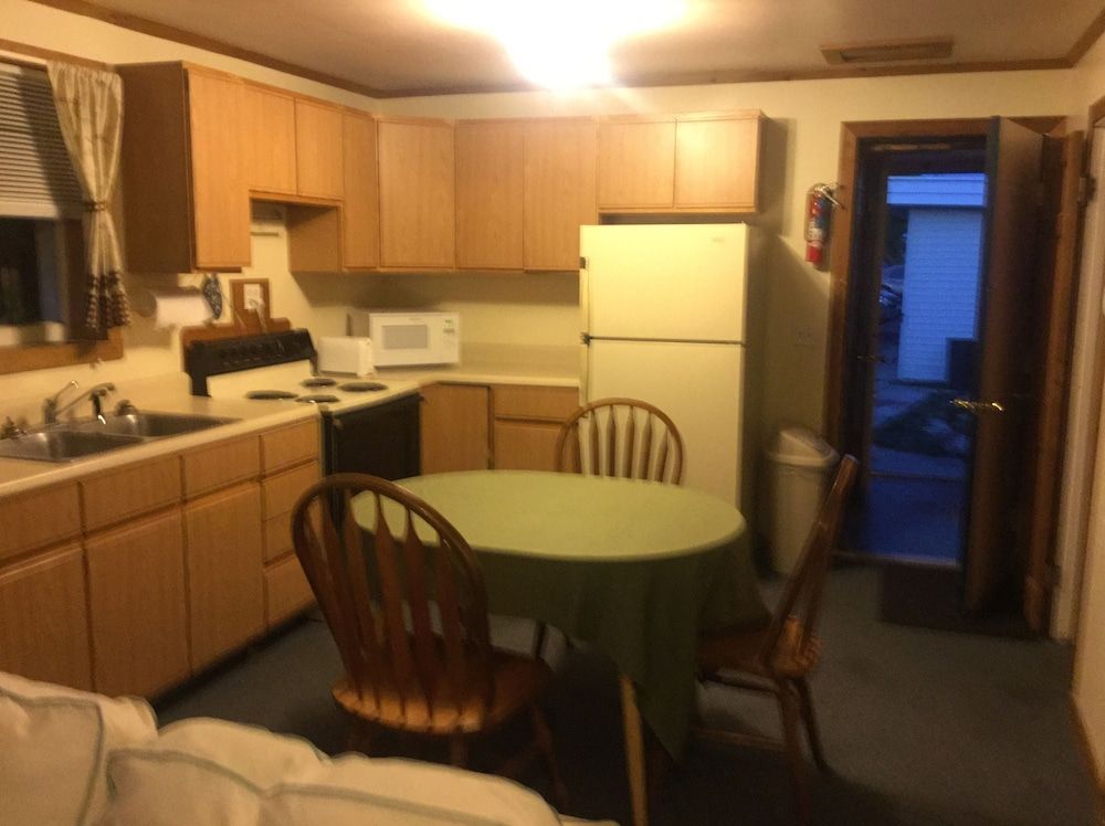 Waters Edge Motel - photo 19