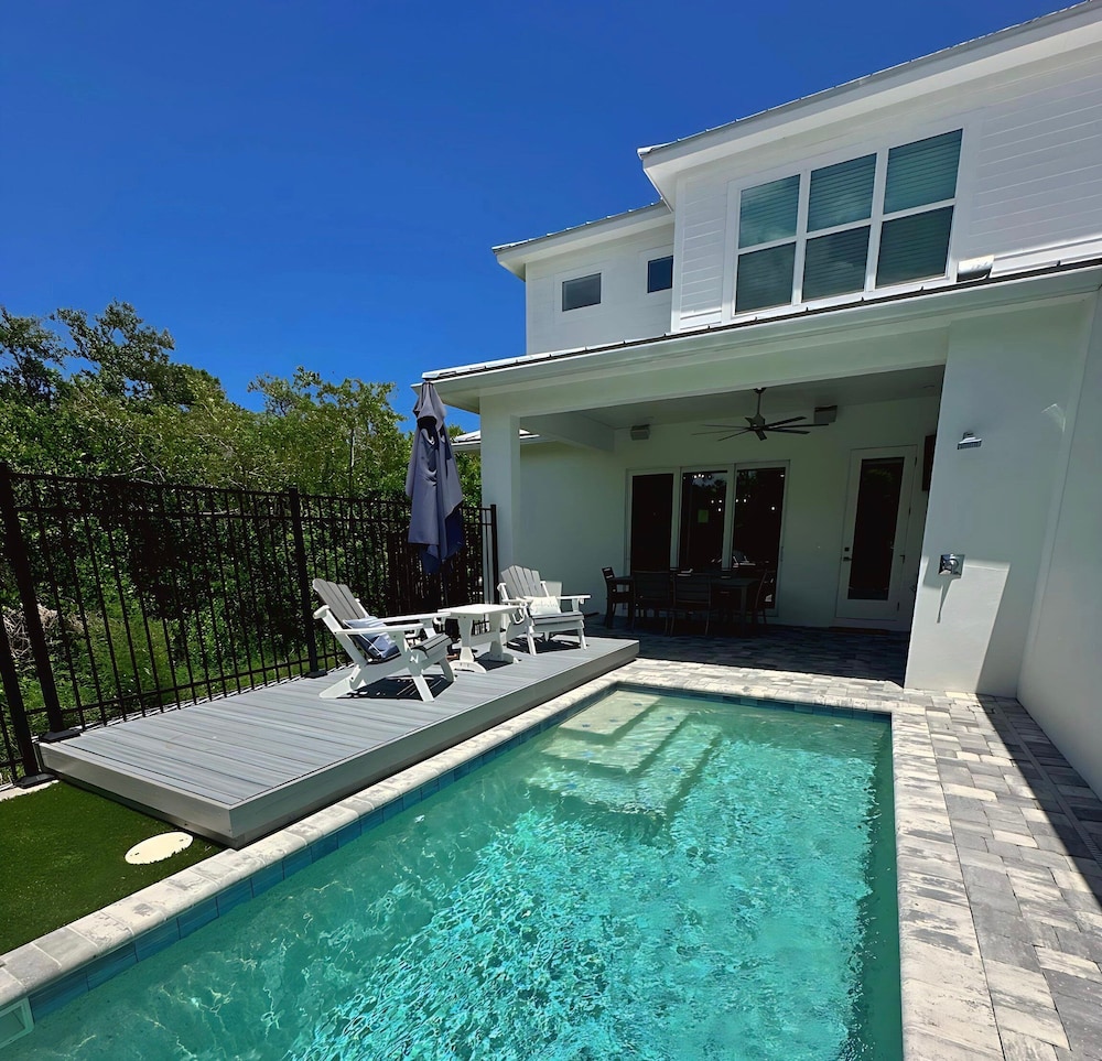 Lala at the Beach 512 in New Smyrna Beach, United States